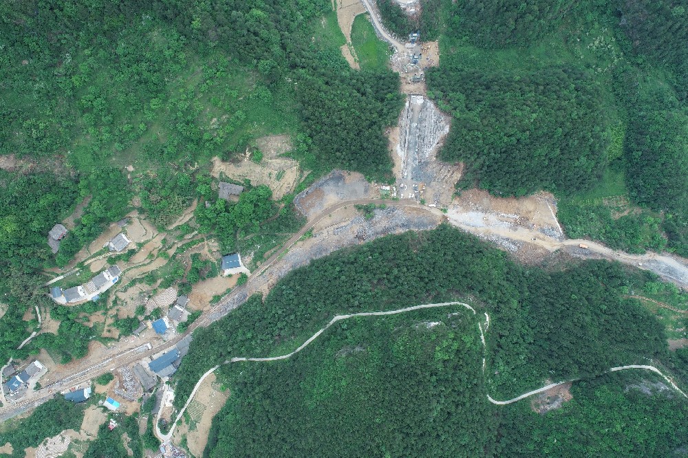 曾榮路改建工程全面提速，跑出建設(shè)“加速度”